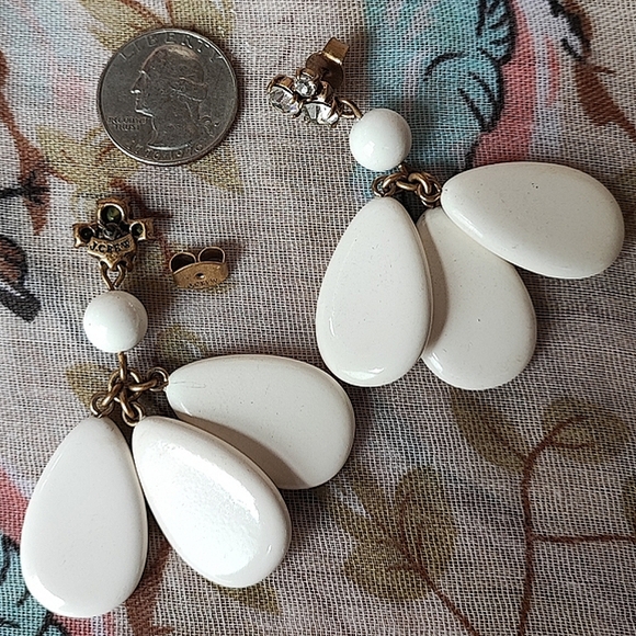 J. Crew Teardrop Eggshell Color Acrylic Brass Tone Rhinestone Pierced Earrings - Picture 5 of 12